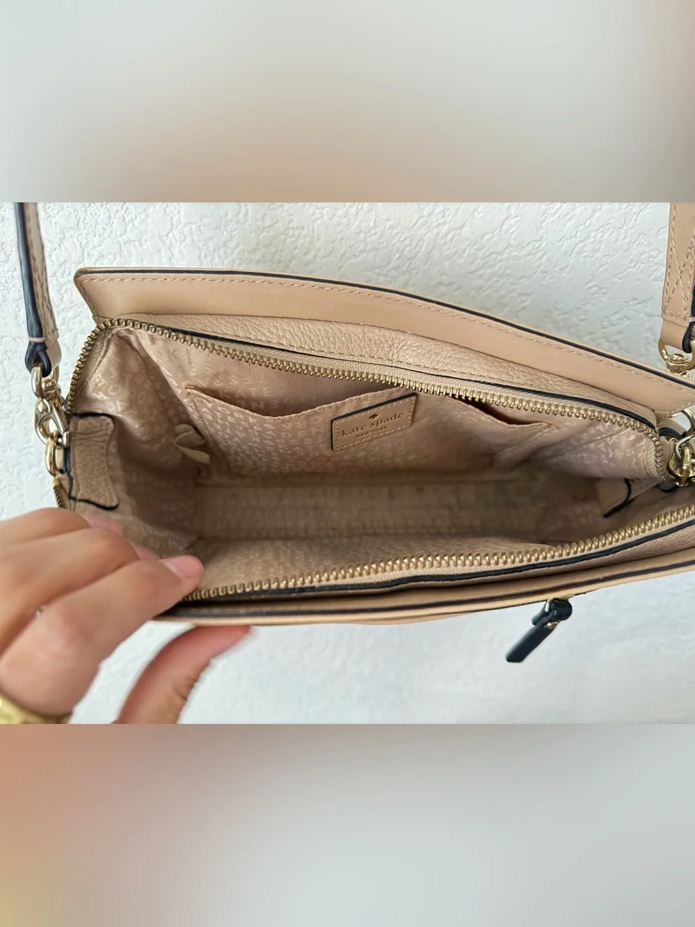 Kate Spade Beige Black Hadley Street Adelia 100% LEATHER Crossbody Messenger Bag - Picture 6 of 10